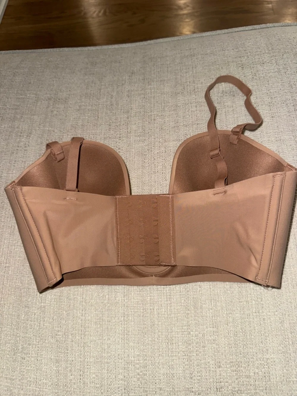 SKIMS Deep Plunge Sleepwear Bra - Picture 2 of 3